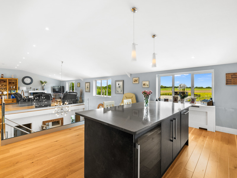 4 bed House - Semi For Sale in Dorking, Surrey