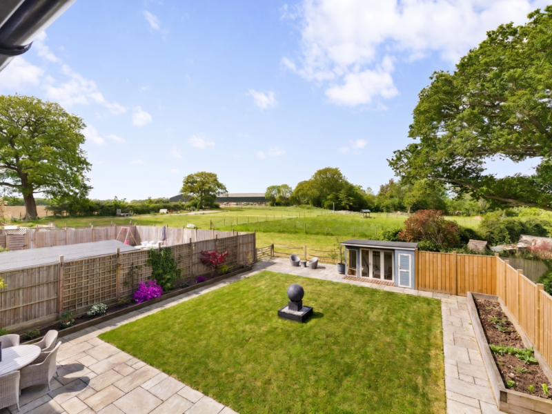 4 bed House - Semi For Sale in Dorking, Surrey - 2