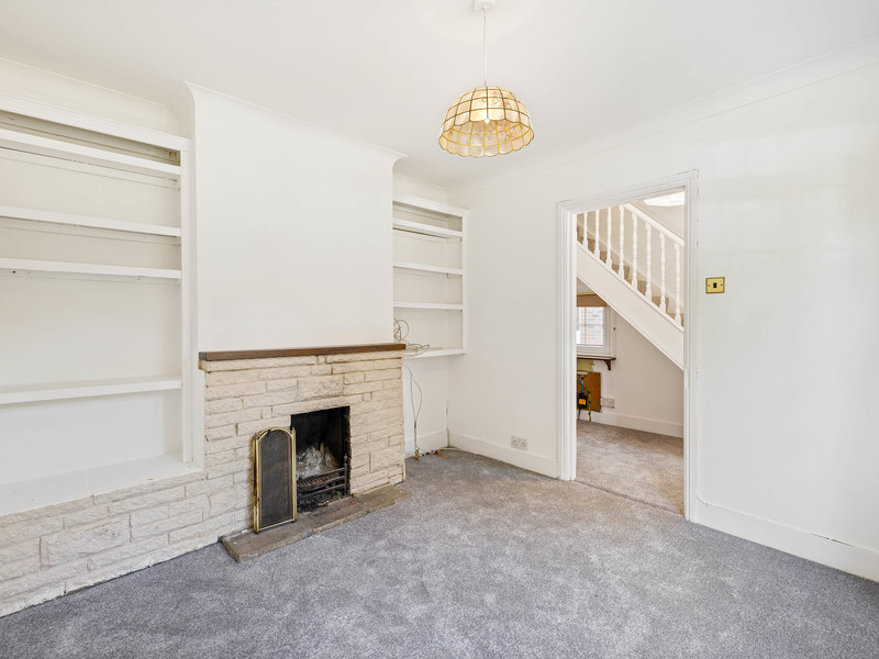 3 bed House - Semi For Rent in Horley, Surrey - 2