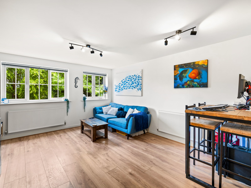 1 bed Apartment For Sale in Redhill, Surrey