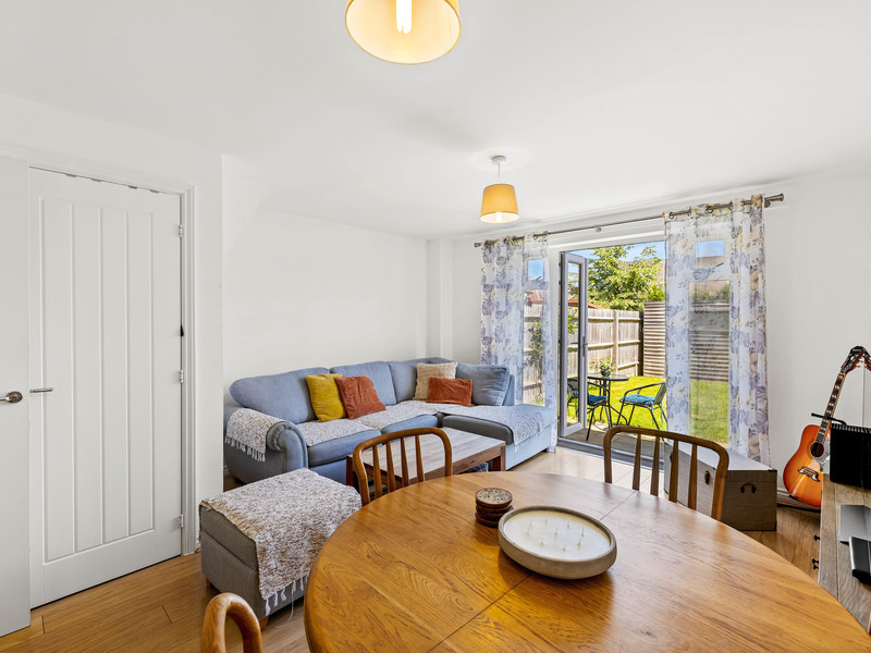 2 bed House - Terrace For Sale in Horley, Surrey