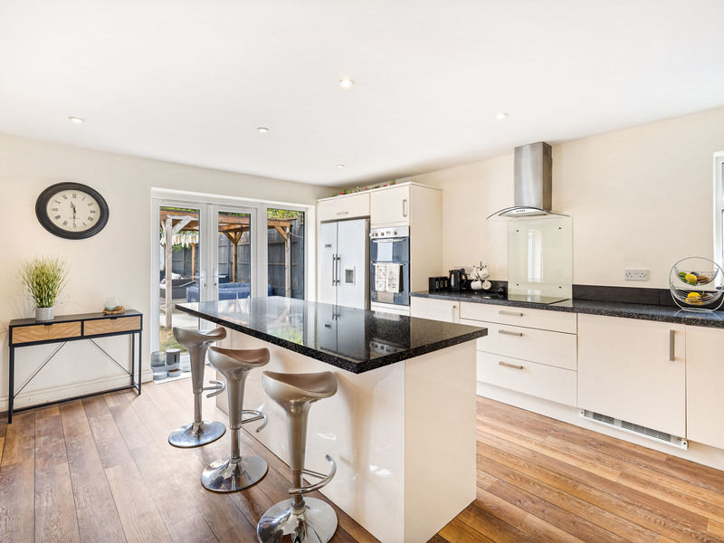 4 bed House - Detached For Sale in Lancing, West Sussex - 2