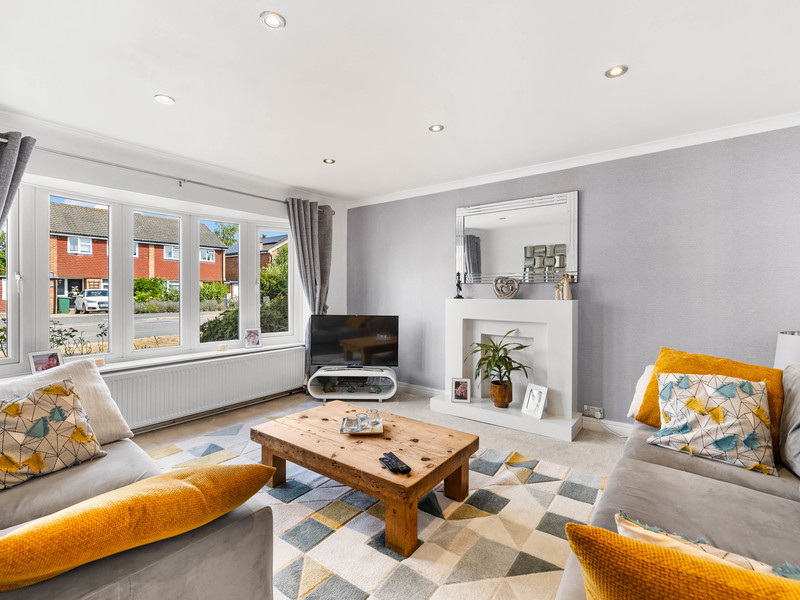 4 bed House - Detached For Sale in Horley, Surrey - 3