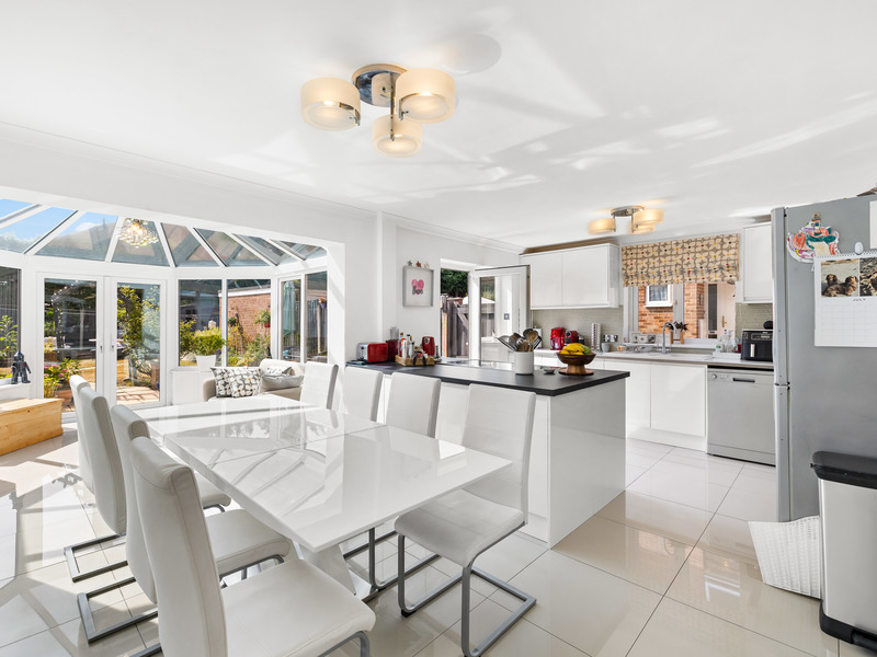 4 bed House - Detached For Sale in Horley, Surrey - 2