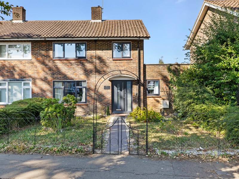 3 bed House - Semi For Sale in Crawley, West Sussex