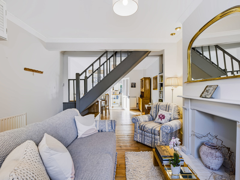 2 bed House - Terrace For Sale in Richmond, London - 3