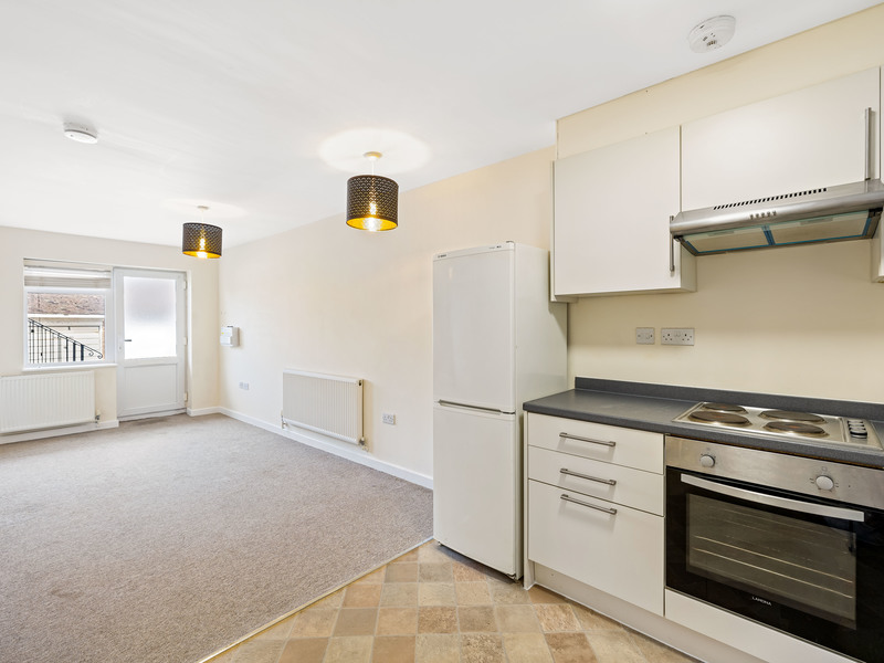 1 bed Maisonette For Rent in Reigate, Surrey