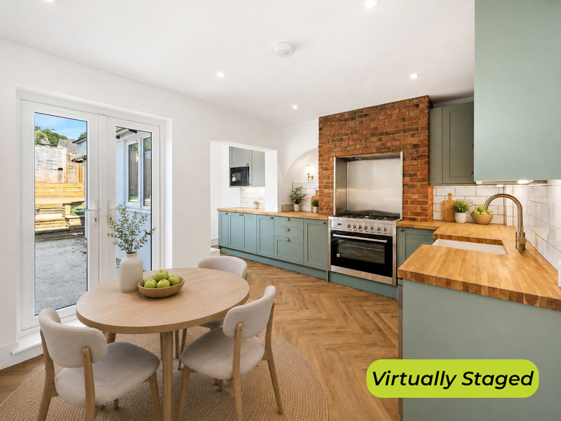 2 bed House - End Terrace For Sale in Redhill, Surrey