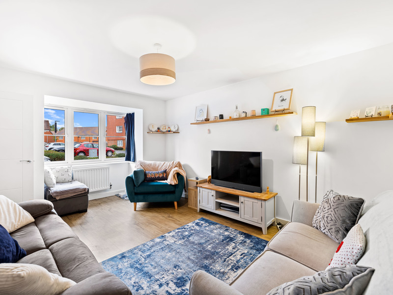 4 bed House - Detached For Sale in Horley, Surrey - 3