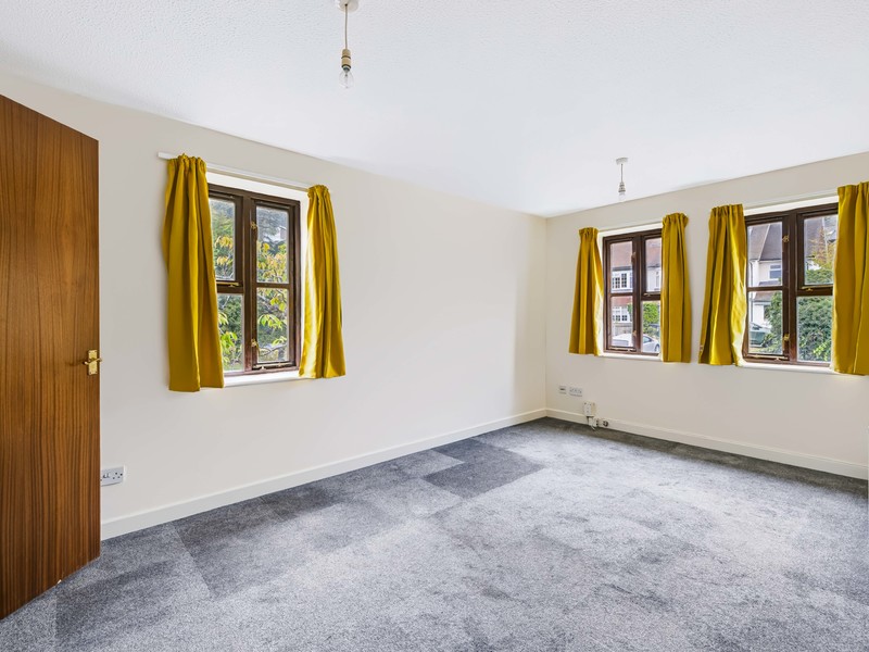 1 bed Apartment For Rent in Redhill, Surrey