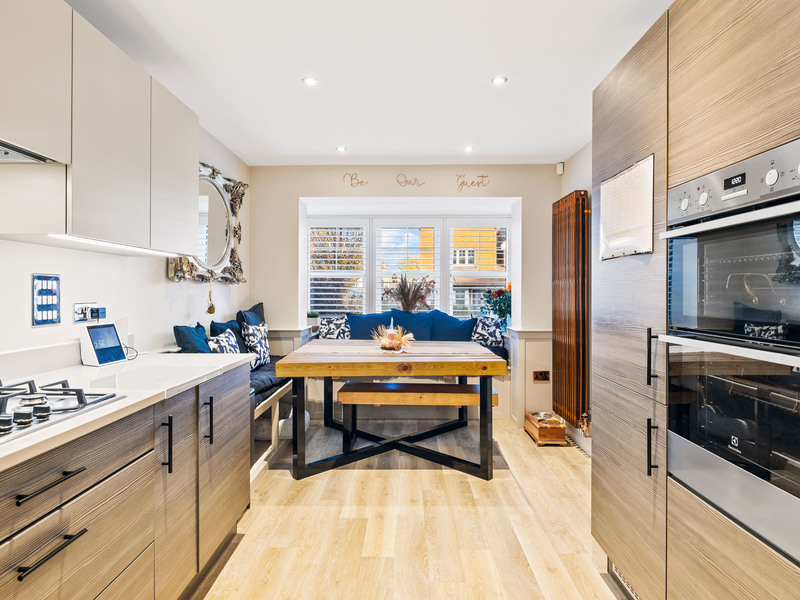 4 bed House - Detached For Sale in Crawley, West Sussex - 3