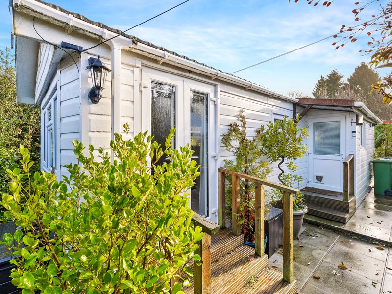 1 bed Park Home For Sale in Tadworth, Surrey