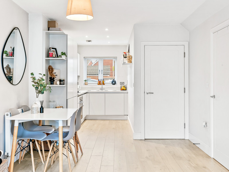 2 bed House - Semi For Sale in Horley, Surrey