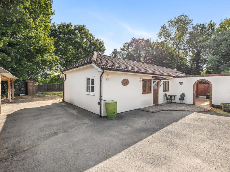 4 bed Bungalow - Detached For Sale in Horley, Surrey - 2