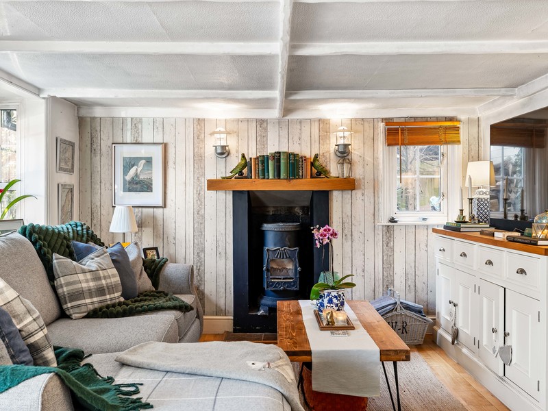 4 bed House - Detached For Sale in Crawley, West Sussex - 3