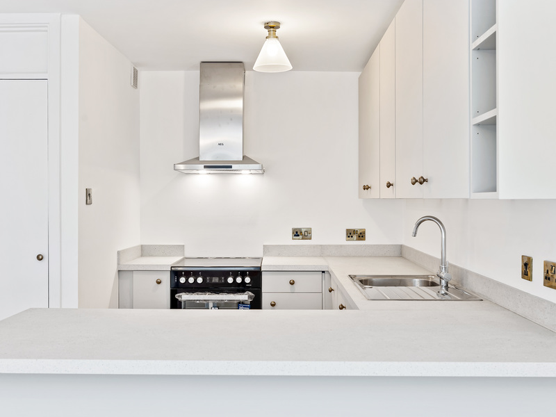 1 bed Apartment For Rent in Reigate, Surrey