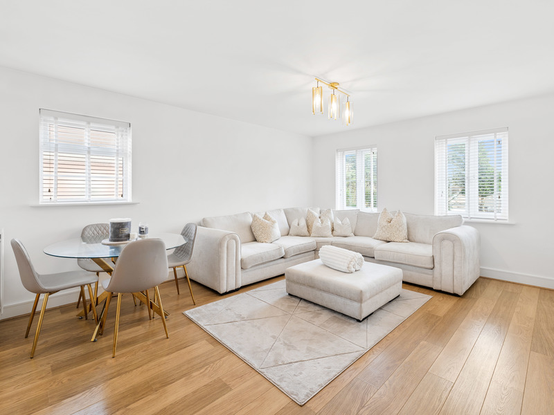 2 bed Apartment For Sale in Banstead, Surrey