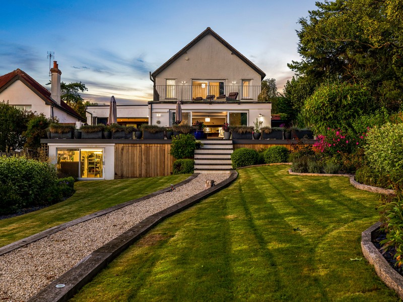 4 bed House - Detached For Sale in Coulsdon, Surrey