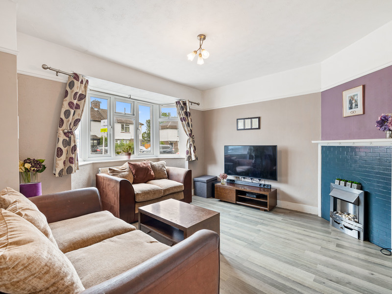 4 bed House - End Terrace For Sale in Reigate, Surrey - 3