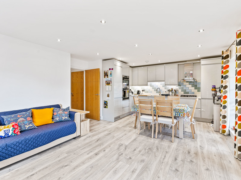 2 bed Apartment For Sale in Croydon, London