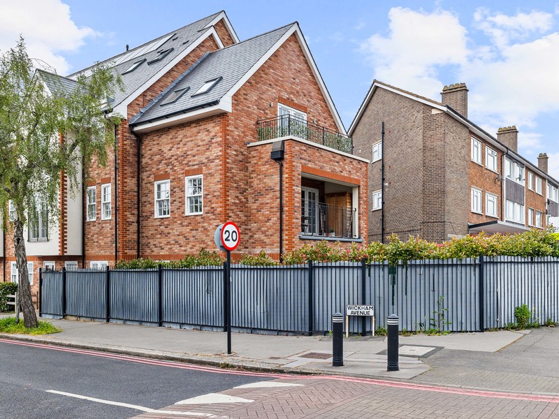 2 bed Apartment For Sale in Croydon, London - 2