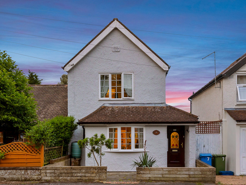 2 bed House - Detached For Sale in Farnborough, Hampshire