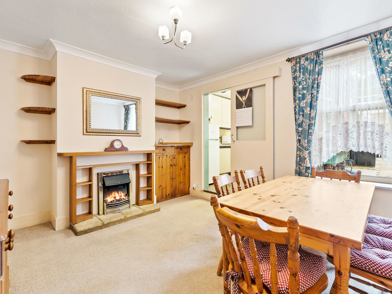 3 bed House - Semi For Sale in Redhill, Surrey