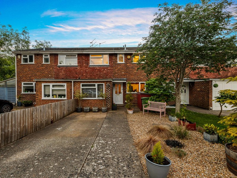 3 bed House - Terrace For Sale in Blackwater, Hampshire