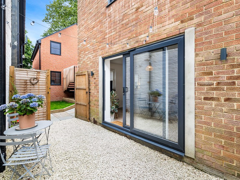 1 bed Apartment For Sale in Reigate, Surrey - 3
