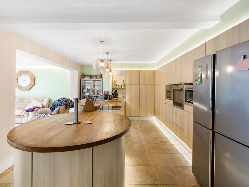 4 bed House - Semi For Sale in Horley, Surrey - 3