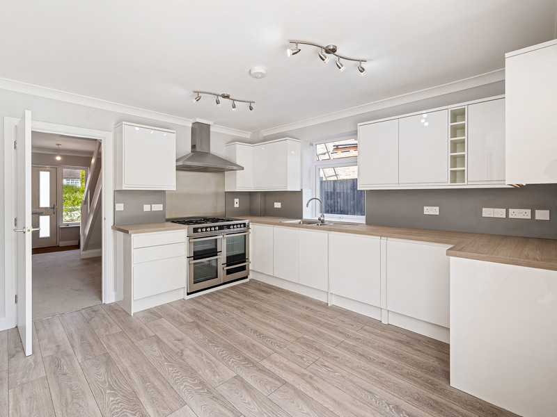3 bed House - Semi For Sale in Crawley, West Sussex