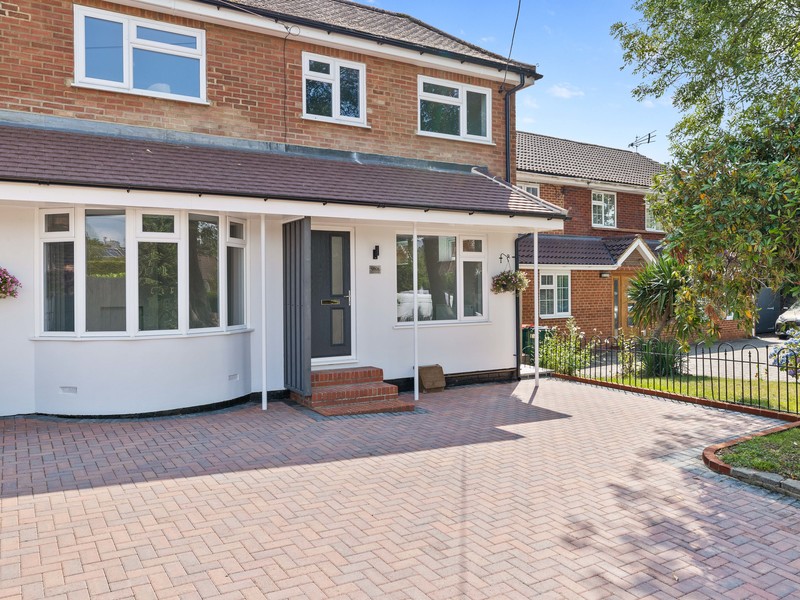 2 bed House - Semi For Sale in Crawley, West Sussex