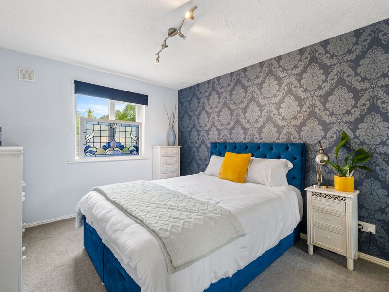 1 bed Apartment For Rent in Redhill, Surrey - 3