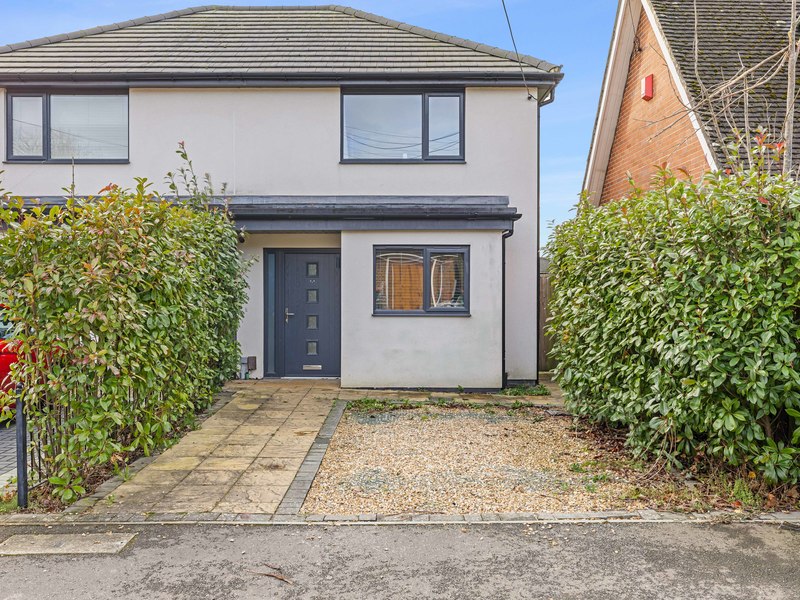 2 bed House - Semi For Sale in Crawley, West Sussex
