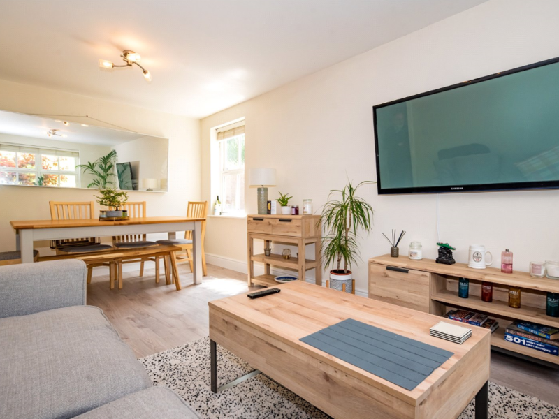 2 bed Apartment For Rent in Farnborough, Hampshire - 3