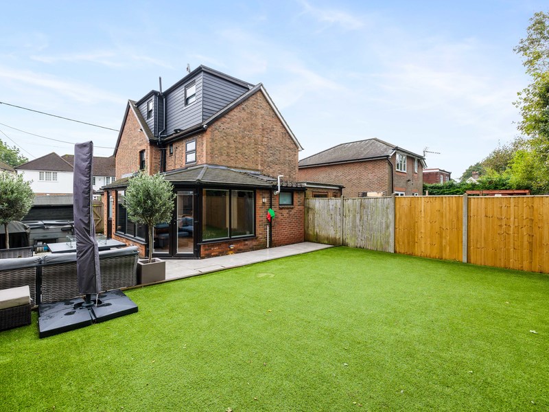 3 bed House - Semi For Sale in Crawley, West Sussex - 2