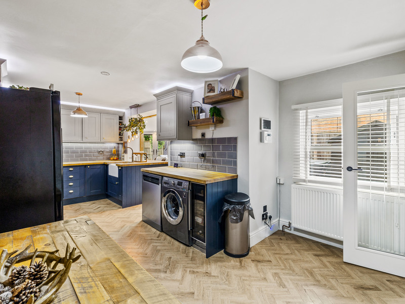 3 bed House - Semi For Sale in Crawley, West Sussex - 3