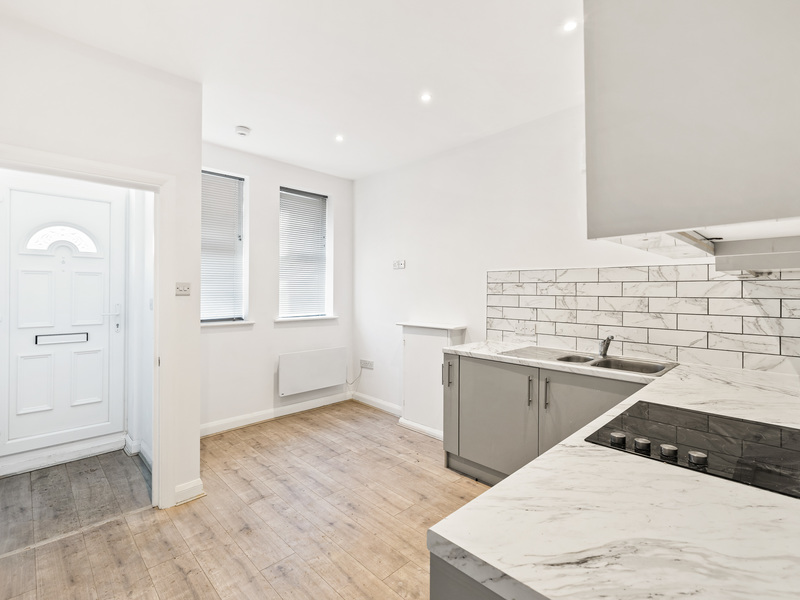1 bed Maisonette For Rent in Sutton, Surrey - 3