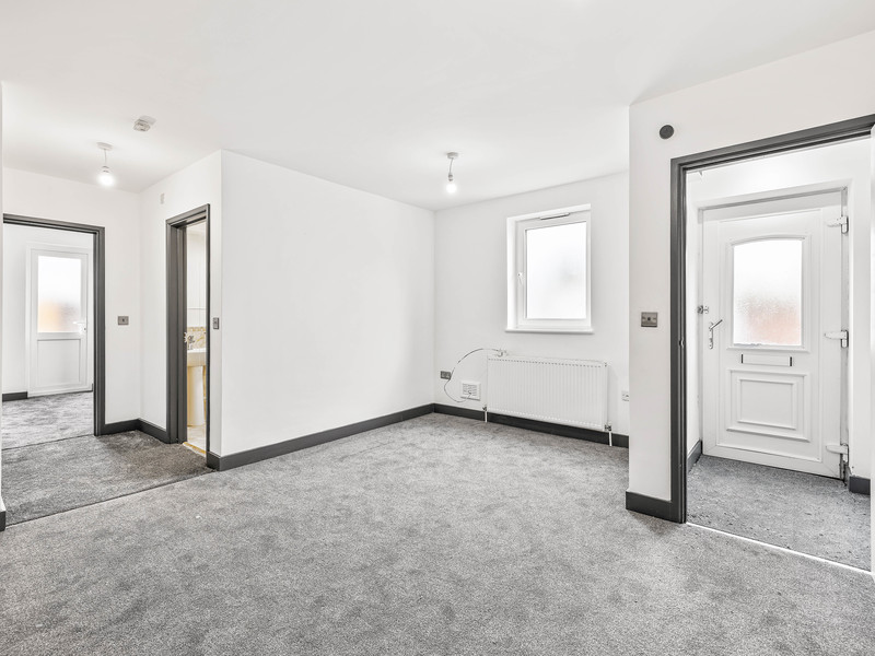1 bed Maisonette For Rent in Caterham, Surrey