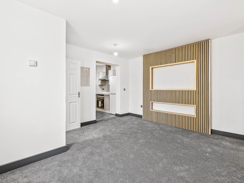 1 bed Maisonette For Rent in Caterham, Surrey - 3