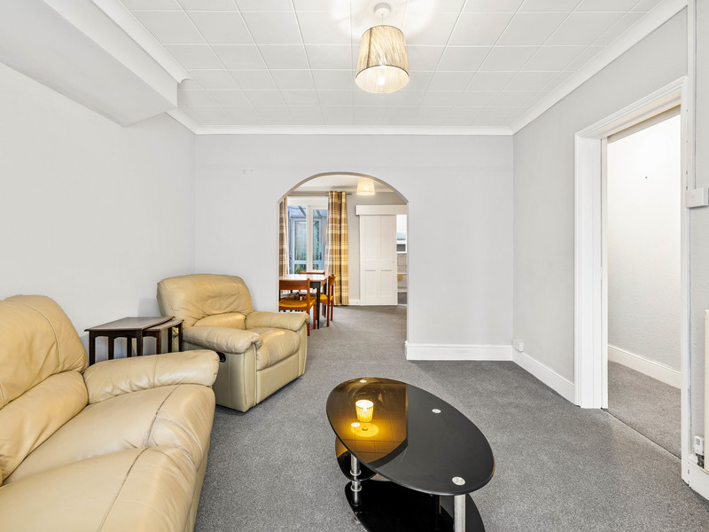 3 bed House - Semi For Rent in Horley, Surrey - 2
