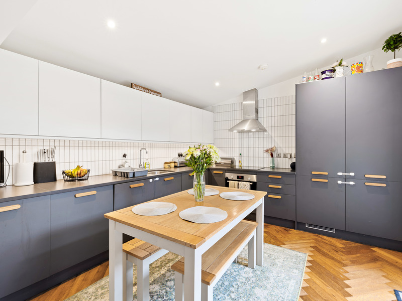 2 bed House - Terrace For Sale in Coulsdon, Surrey