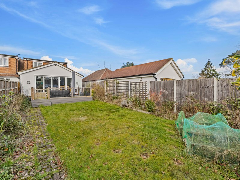 3 bed Bungalow - Semi For Sale in Fetcham, Surrey