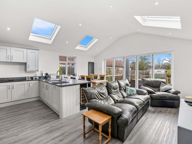 3 bed Bungalow - Semi For Sale in Fetcham, Surrey - 2