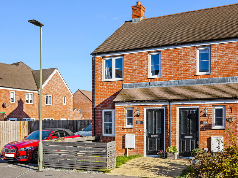 2 bed House - Terrace For Sale in Horley, Surrey - 3