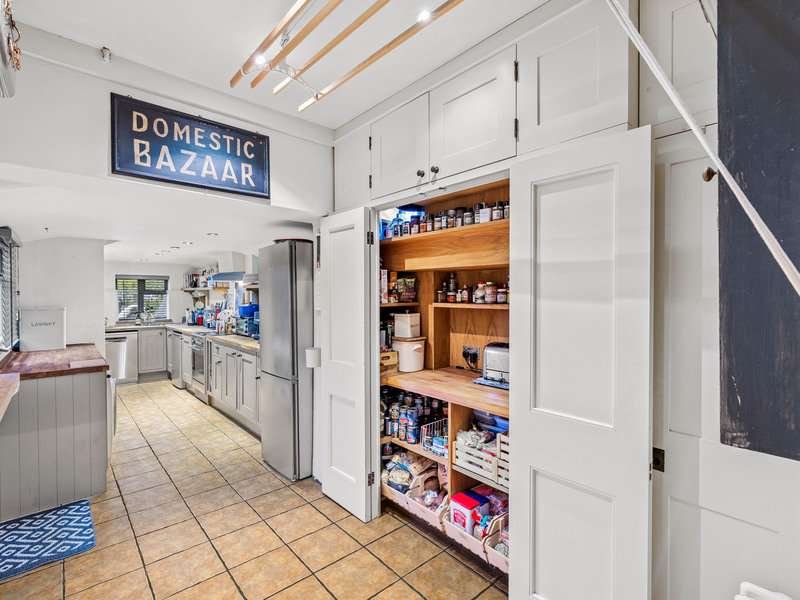 4 bed House - Detached For Sale in Redhill, Surrey