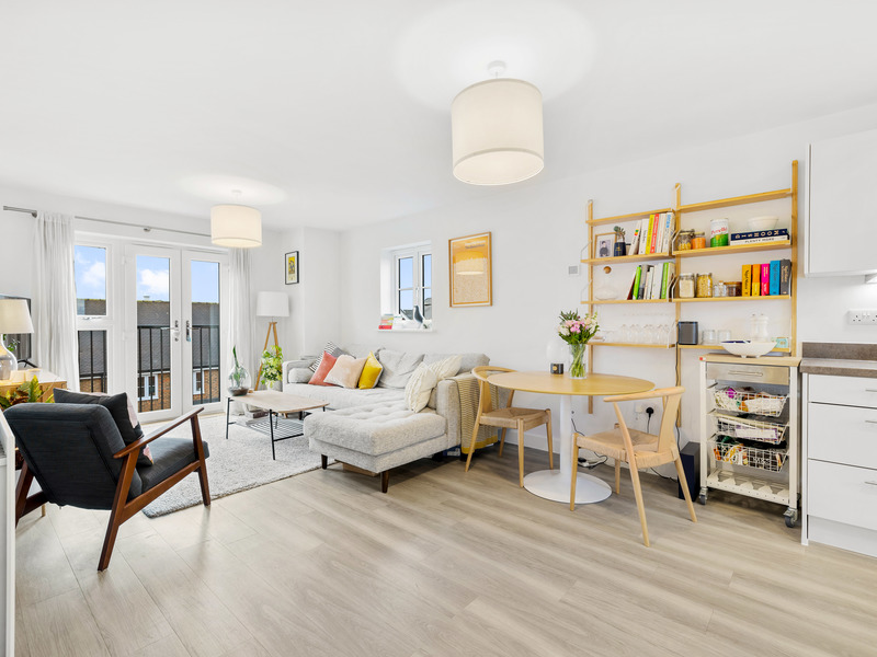 2 bed Apartment For Sale in Horley, Surrey - 2