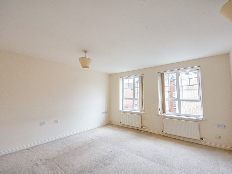 2 bed Apartment For Sale in Northampton, Northamptonshire - 3