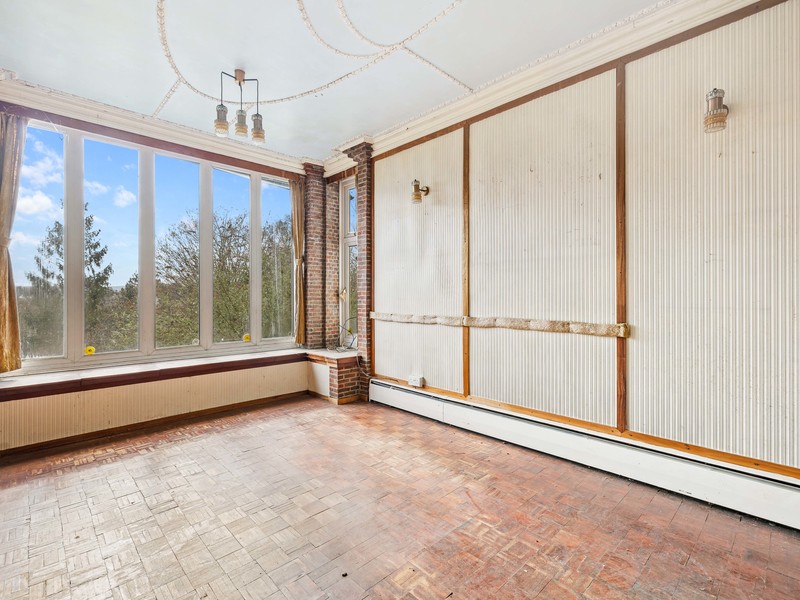 4 bed House - Detached For Sale in Coulsdon, Surrey
