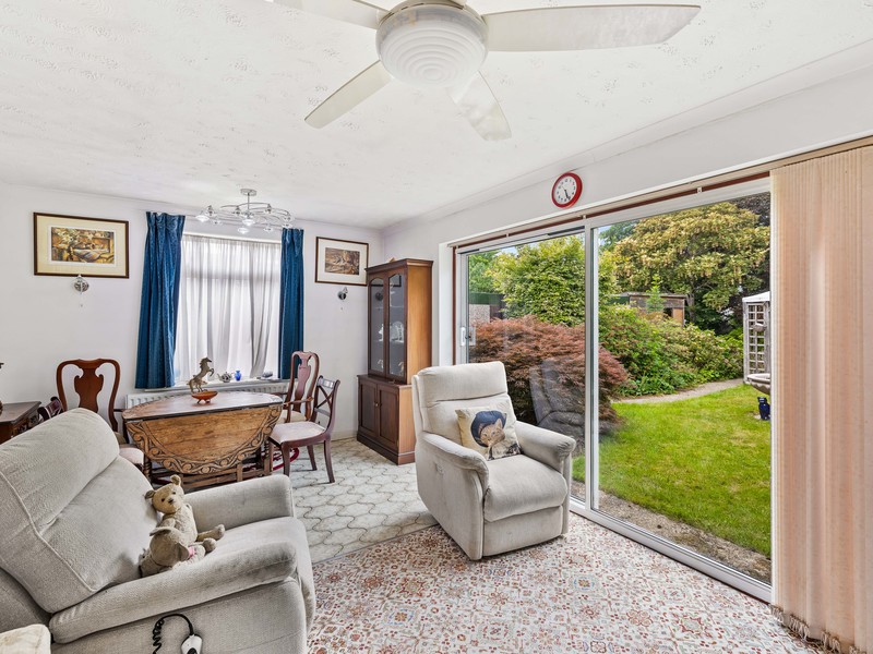 2 bed Bungalow - Detached For Sale in Horley, Surrey - 2